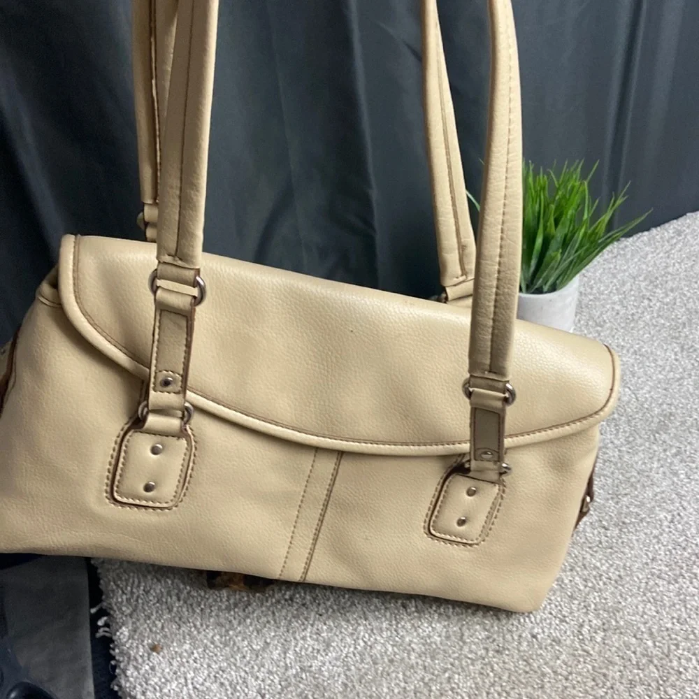 Rello Cream Leather Bag💕 - Picture 1 of 11